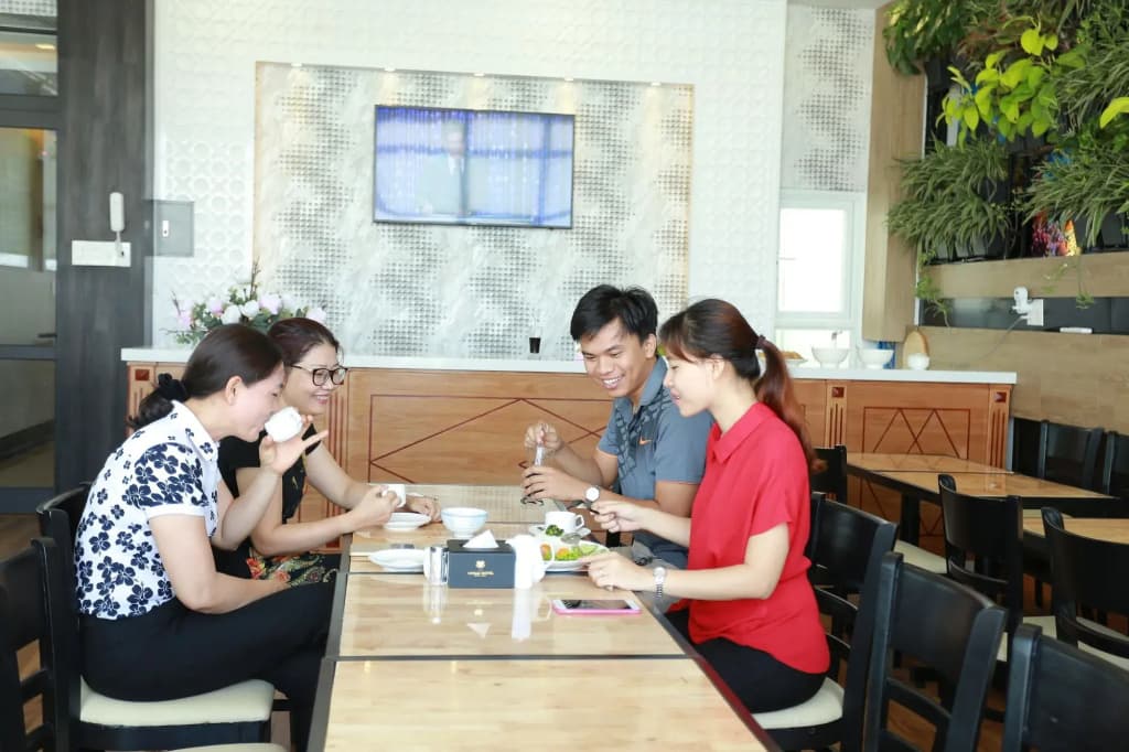 Vivian Hotel Saigon Airport - photo 18