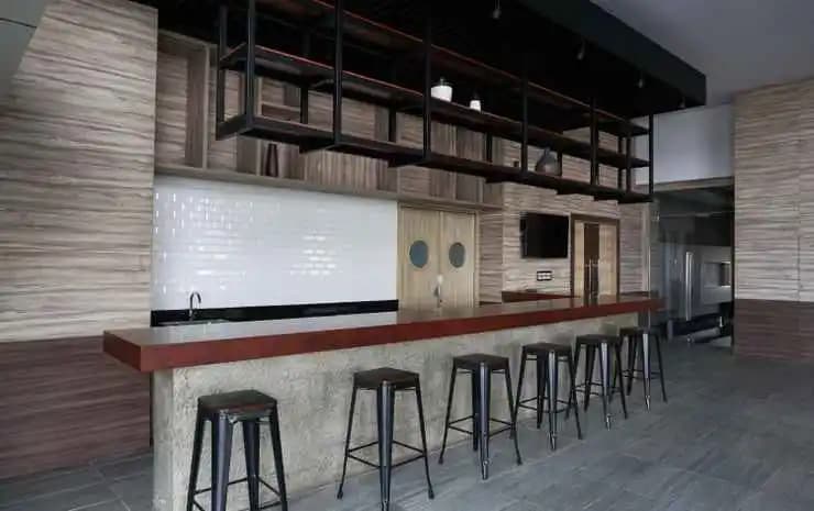 Modern 2BR Apartment at Maqna Residence - photo 17