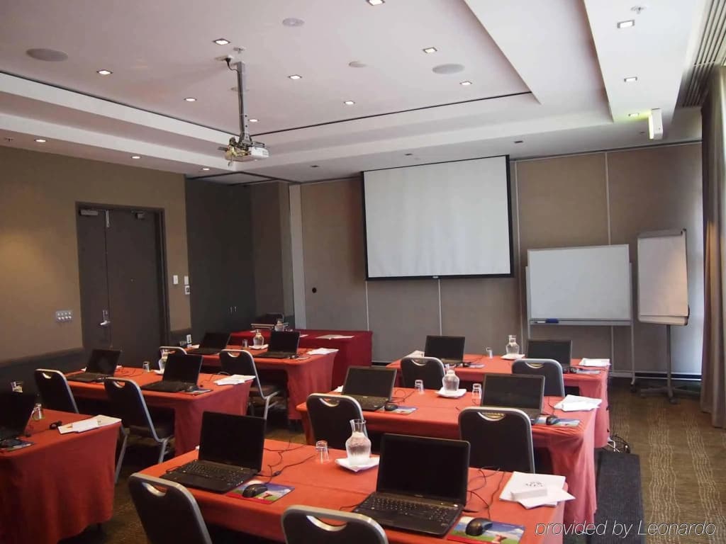 Mercure Sydney Parramatta - photo 20