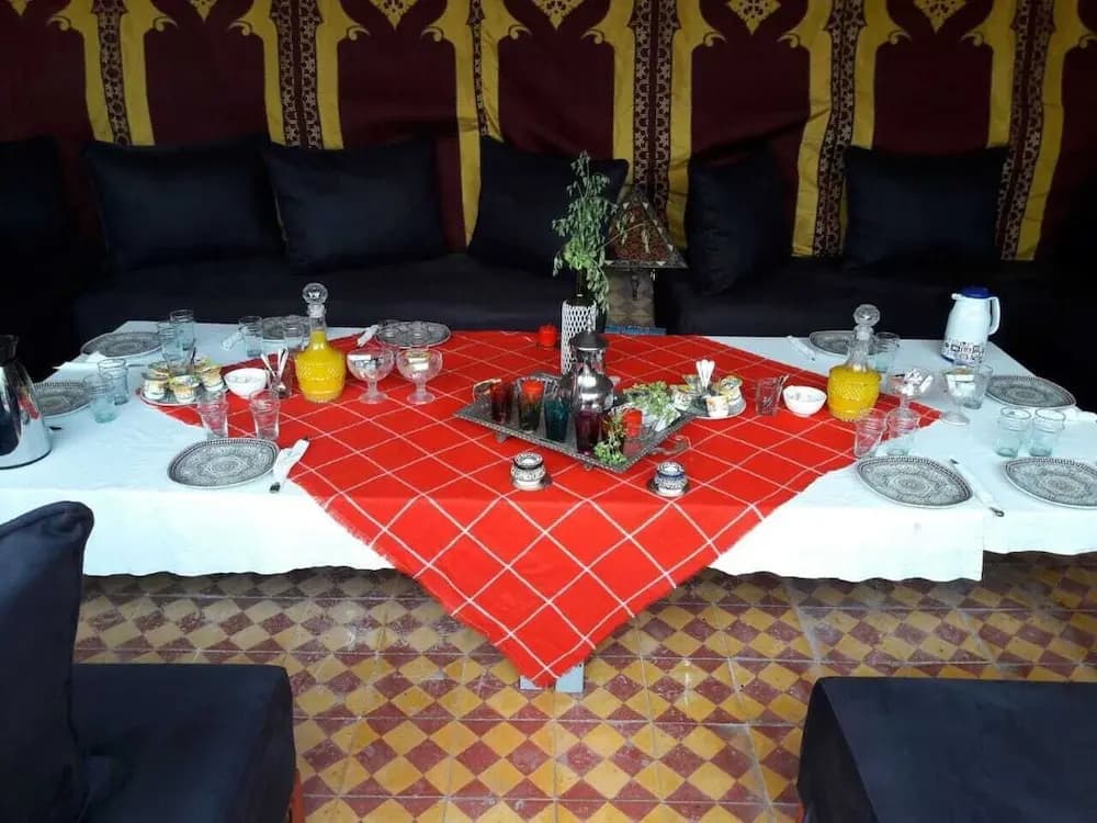 Hotel Aqdas - photo 8