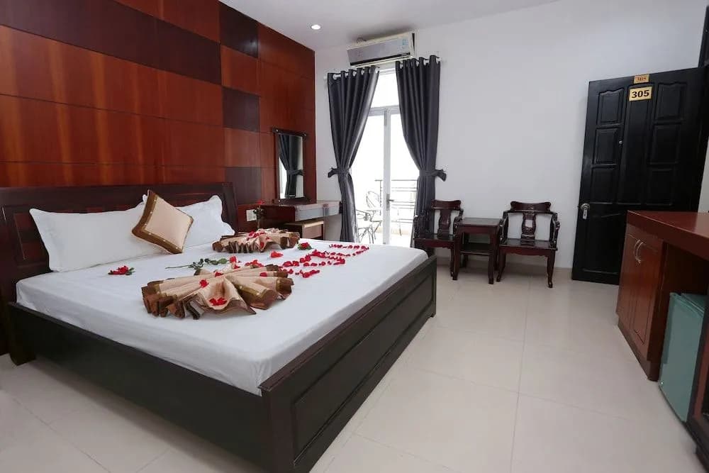 The Moon Hotel - photo 7