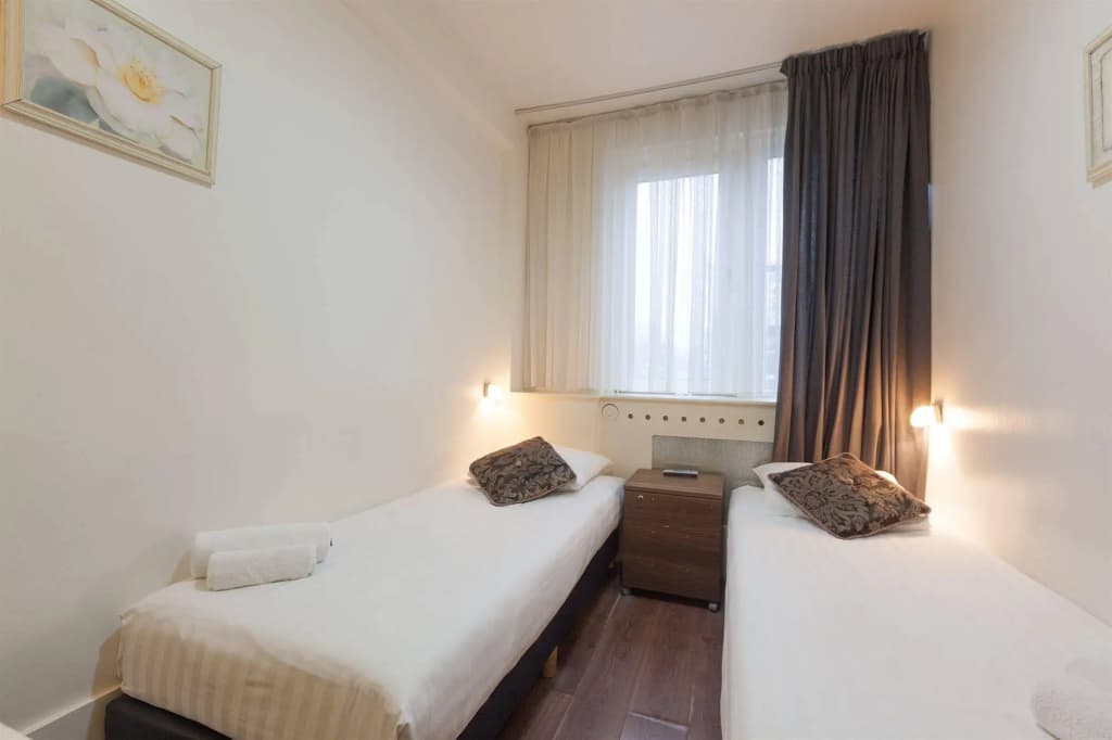 Townhouse Hotel - photo 4