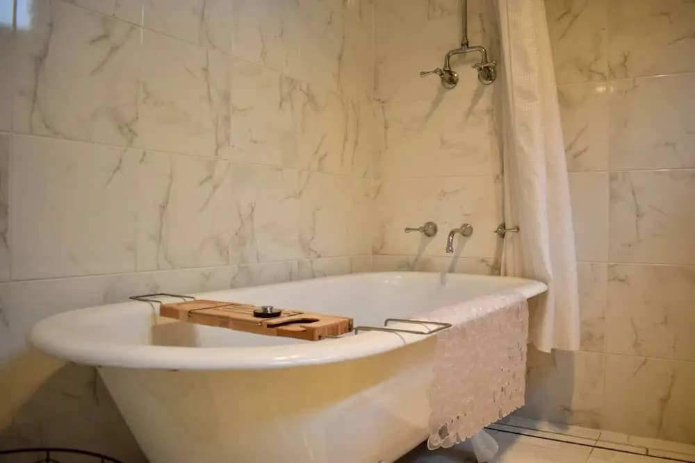 Stylish Cute Cottage in McMahons Point - photo 7