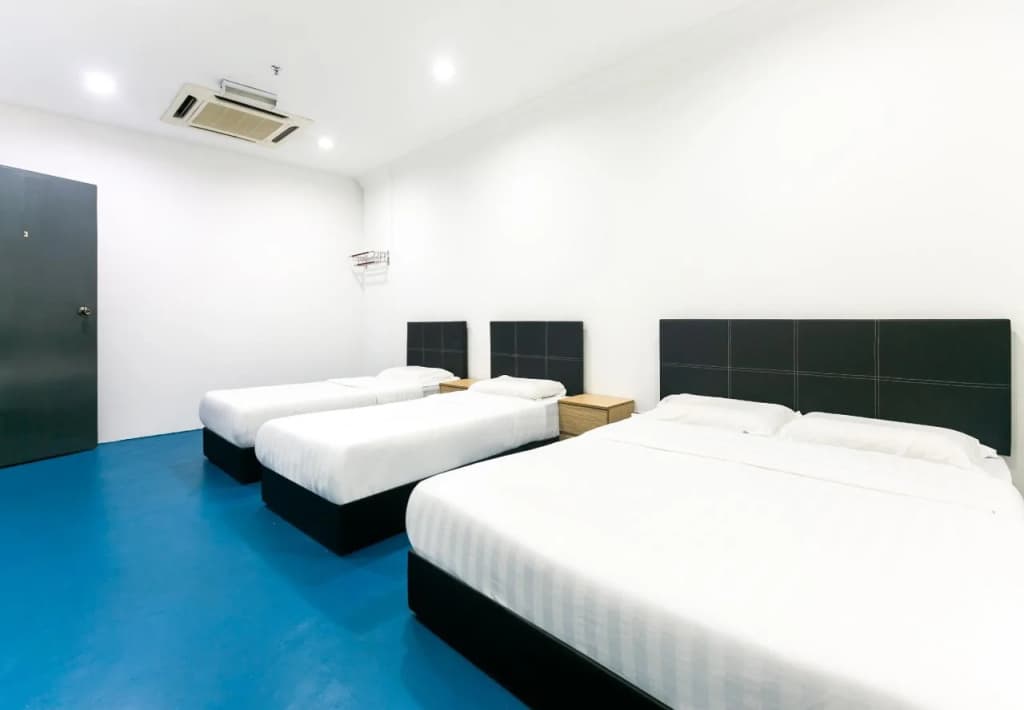 Capsule Inn - photo 2