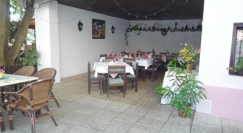 Golden Golem Hotel - photo 9
