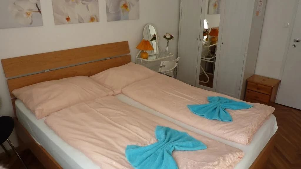Plaza Rooms - photo 11