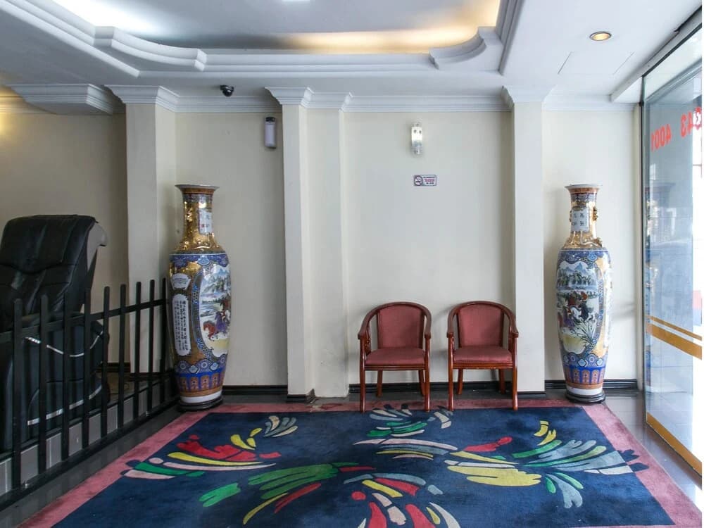 B Hotel - photo 10