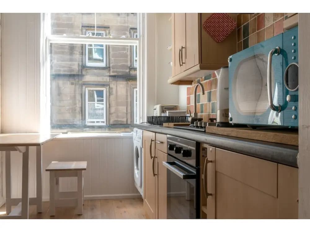 Ideal Based Tenement in Morningside for 4 - photo 8