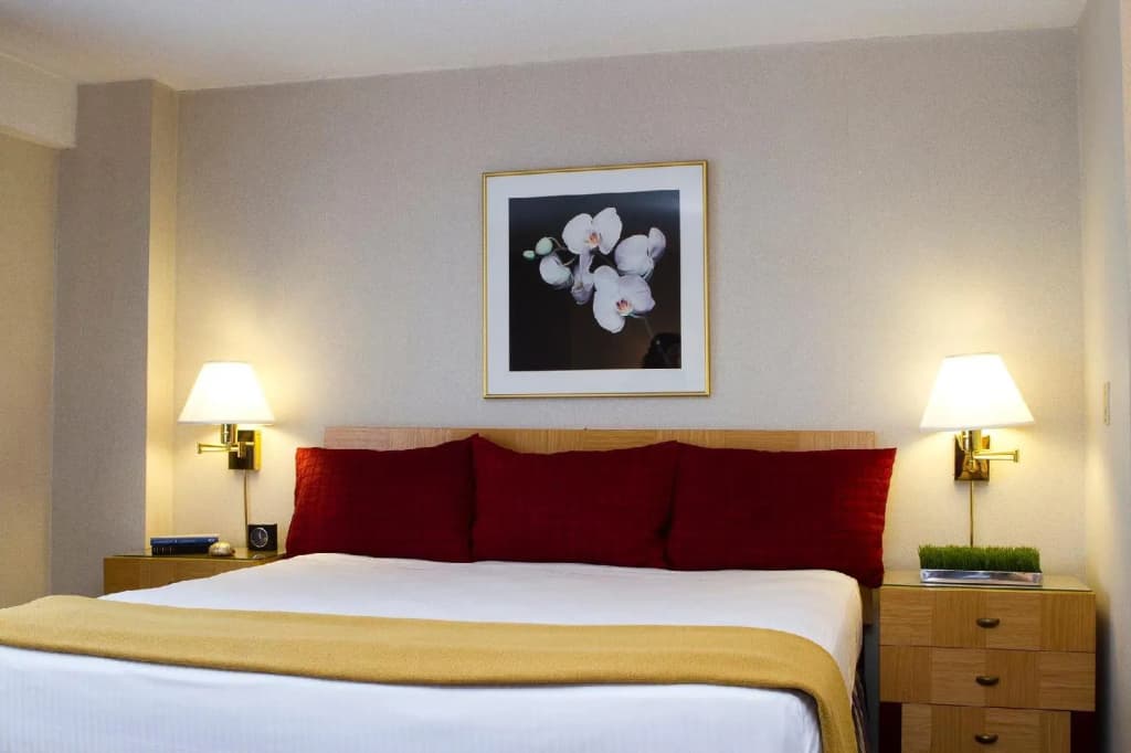 Eastgate Tower Hotel - photo 2