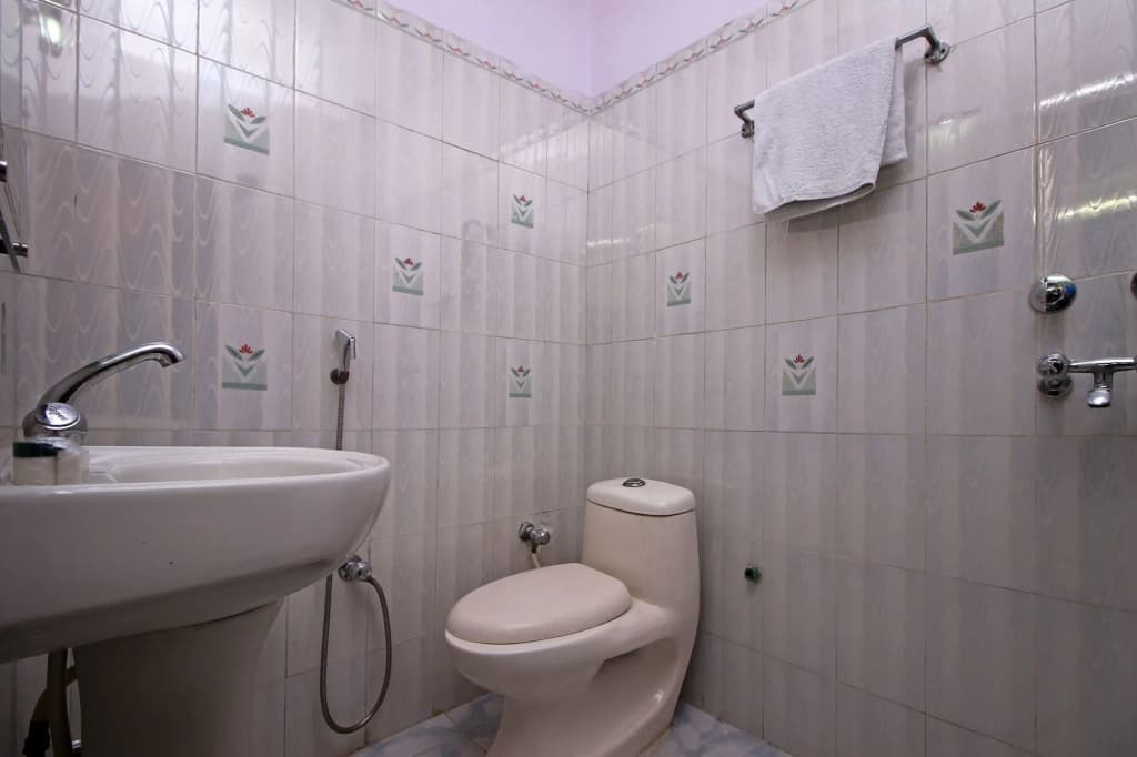 OYO 9148 Hotel Global Inn - photo 10