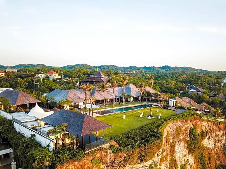 The Istana - photo 20