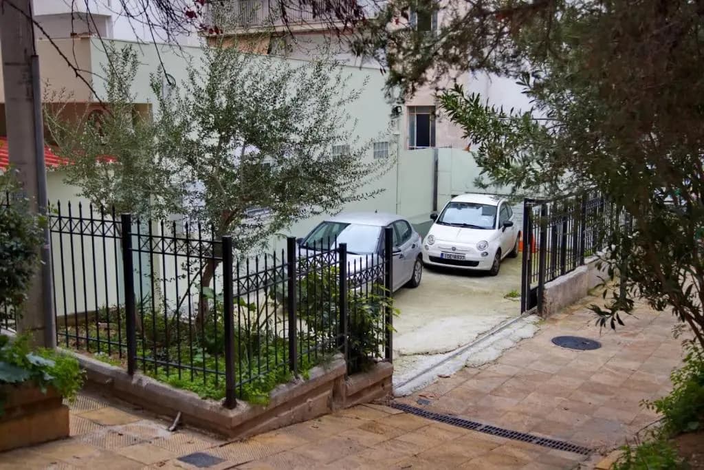 Athens Bounty Garden House 2BR 2BA Free Parking - photo 12