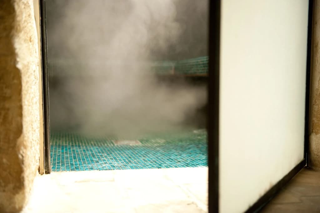 L'Hotel - photo 21