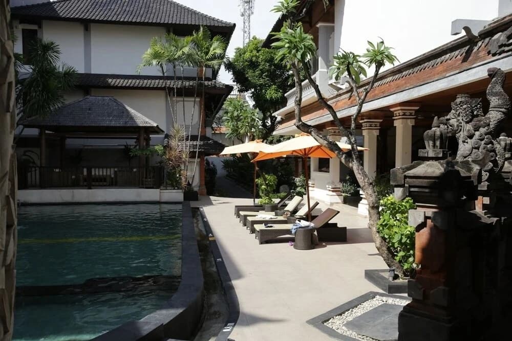 RedDoorz @ Raya Pantai Kuta - photo 11