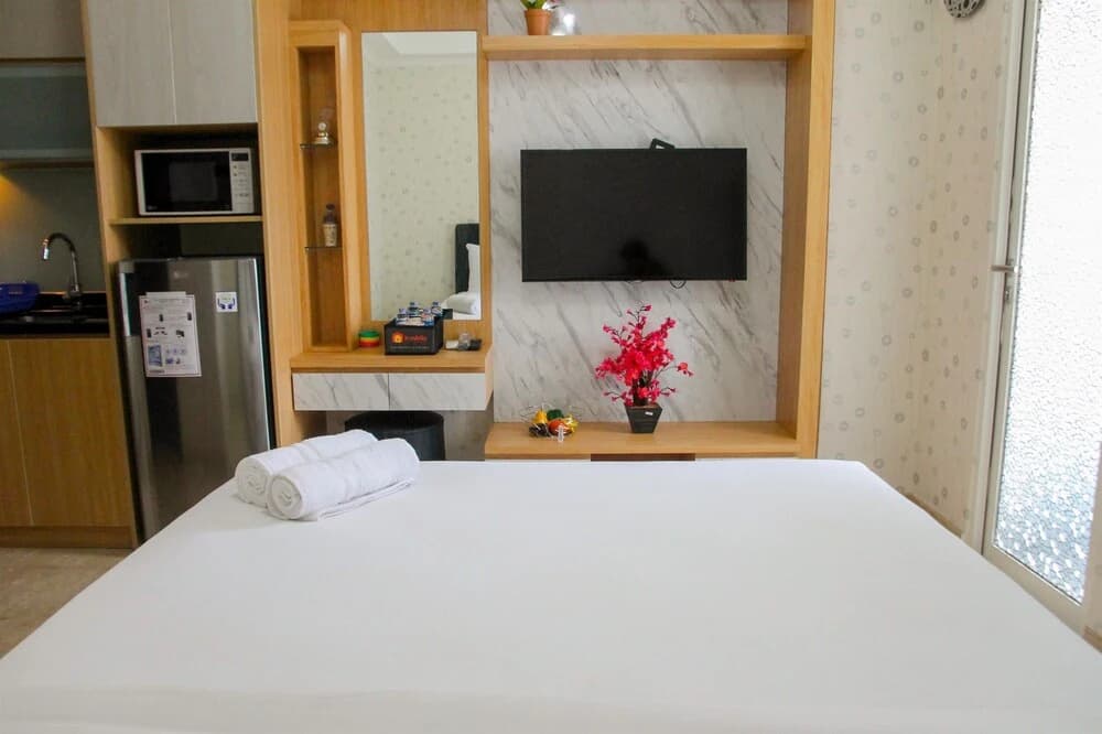 Fabulous Studio Menteng Park Apartment - photo 5
