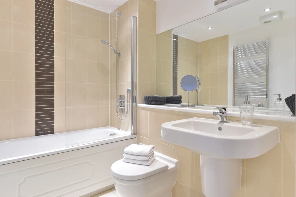 Tower Bridge Superior Apartments - photo 9