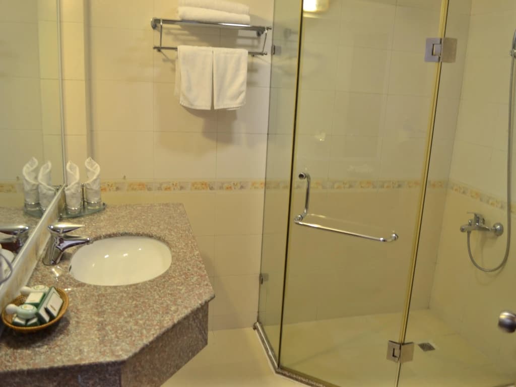 Crown Hotel - photo 8