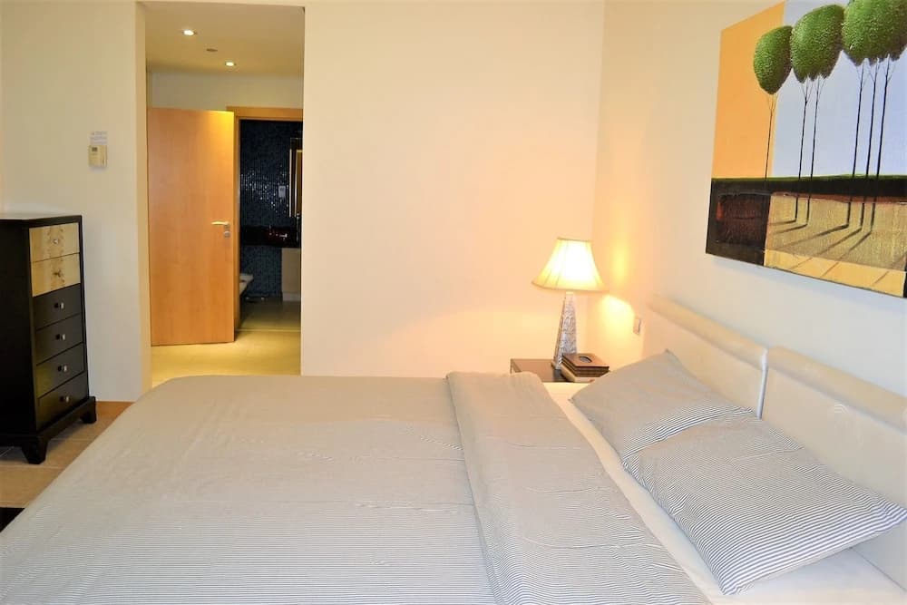 Entire 1 Bedroom Apartment in the Prestigious Palk Jumeirah - NBT - photo 6