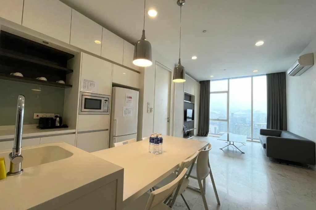 #1A Private Bath Tub Apartment KLCC Sky Pool ^^ - main photo