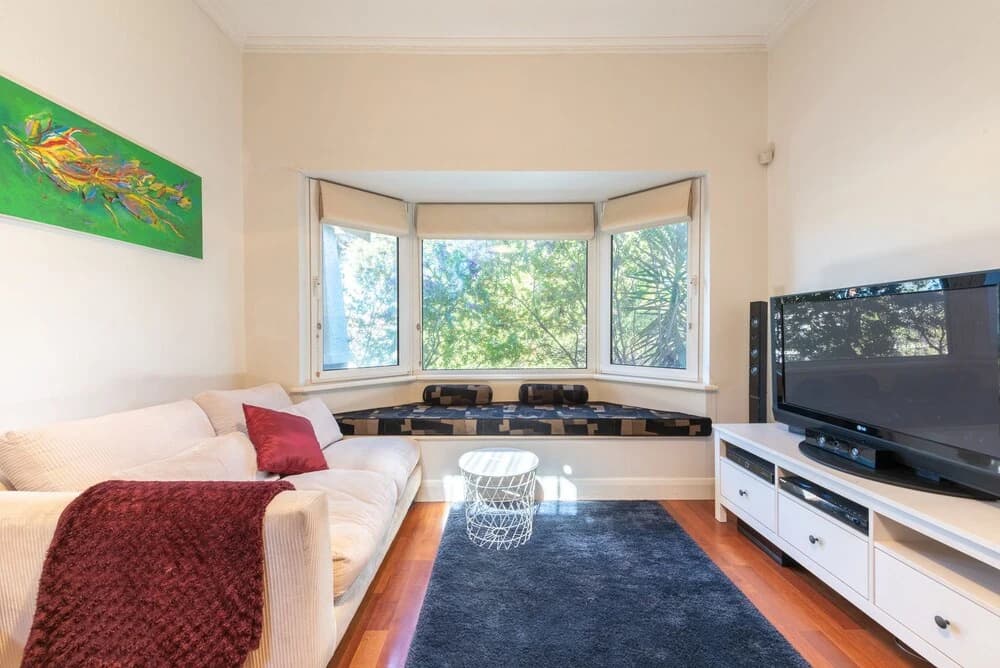 Gorgeous family retreat next to the CBD - photo 5