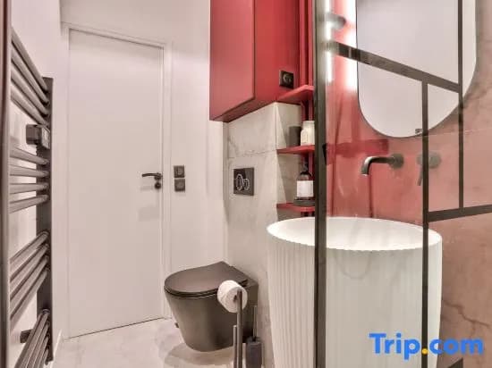 NEW! Eiffel Tour Splendid 2BR apt in Paris - photo 11