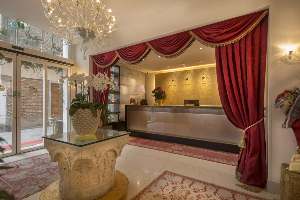 Hotel A LA Commedia - photo 2