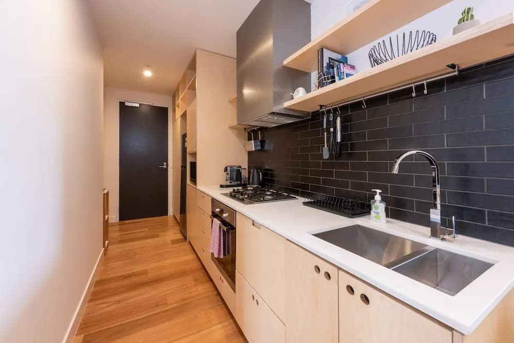 Modern 1 Bedroom Apartment in Brunswick East Near CBD - photo 10