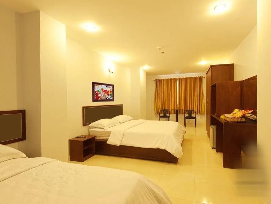 V M Hotel - photo 6