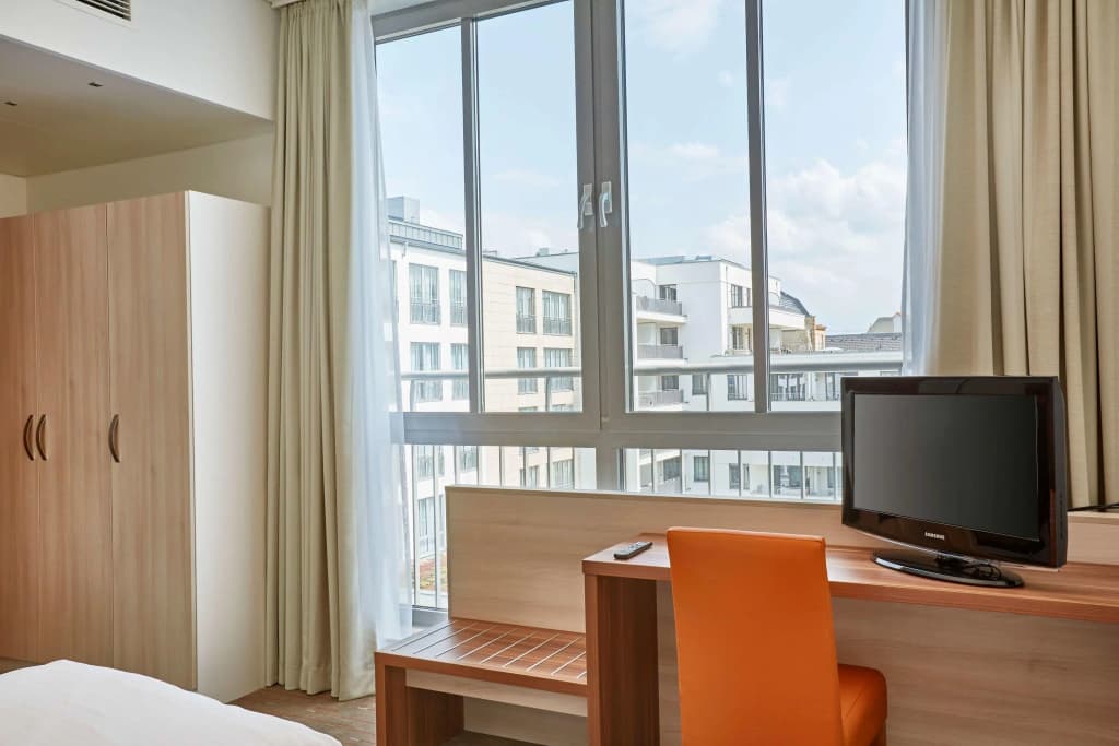 H+ Hotel Berlin Mitte - photo 4