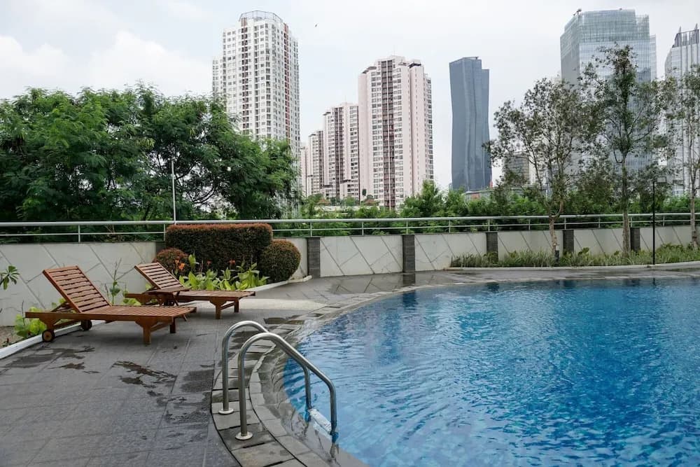 Strategic Location 1BR The Wave Apartment with City View - photo 9