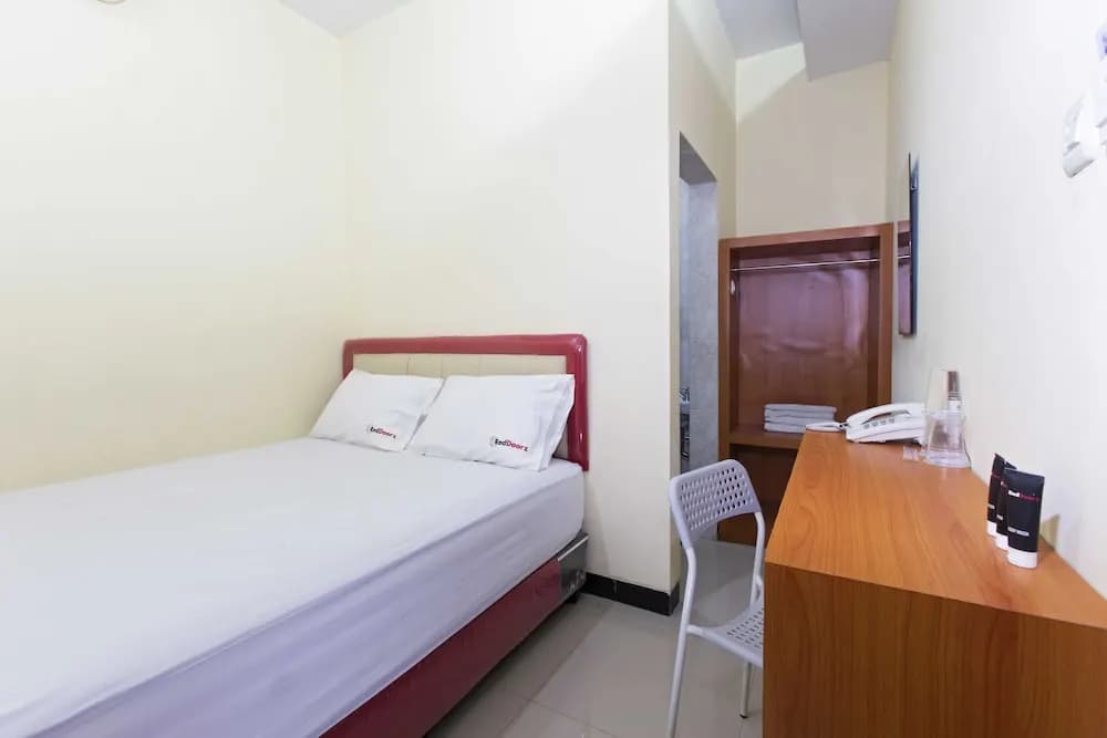 RedDoorz Plus @ Jalan Pemuda - photo 7