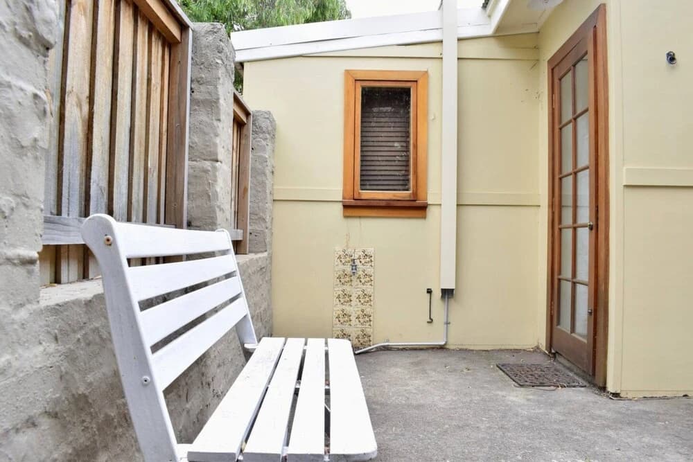 Stylish Cute Cottage in McMahons Point - photo 10