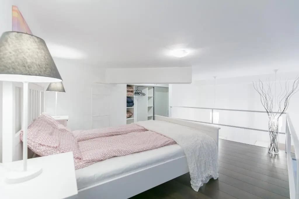 Sleek Minimalist Studio at Inner City - photo 7