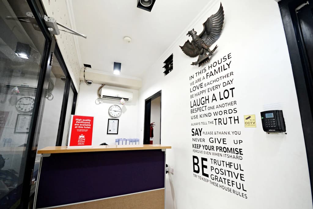 ZEN Rooms Cideng Barat - photo 2