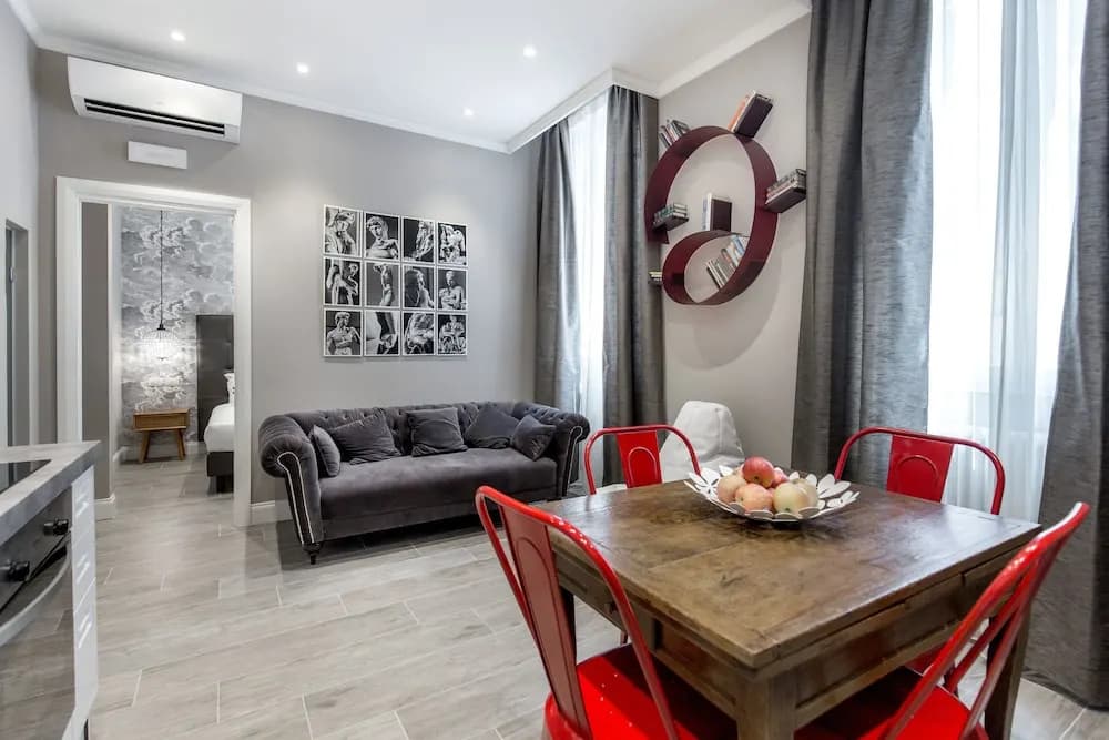Bell Tower Apartment - photo 3