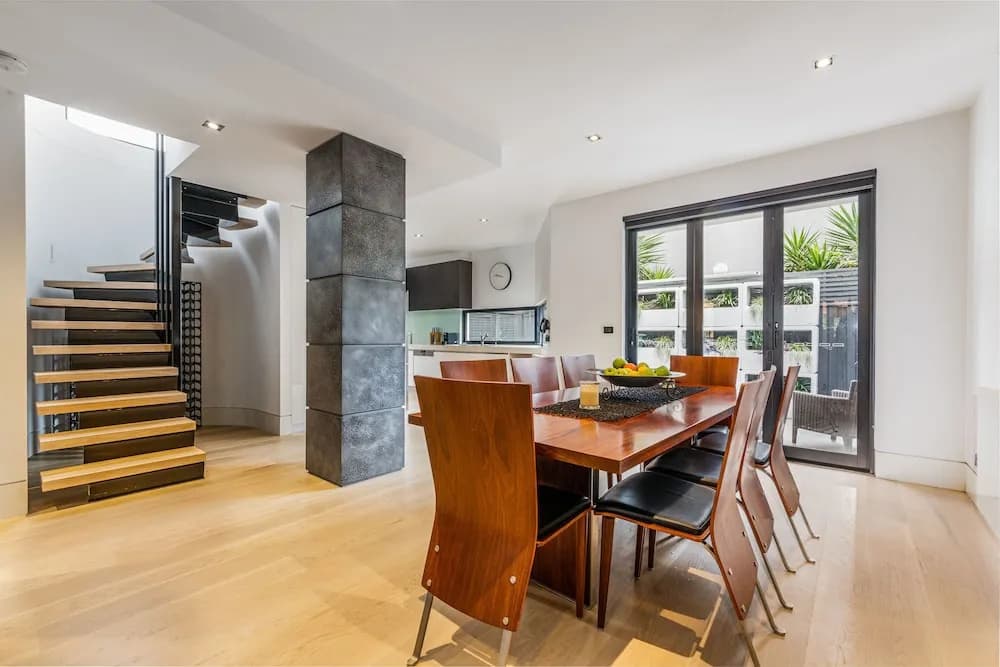 Luxury Designer Townhouse Parking - photo 6