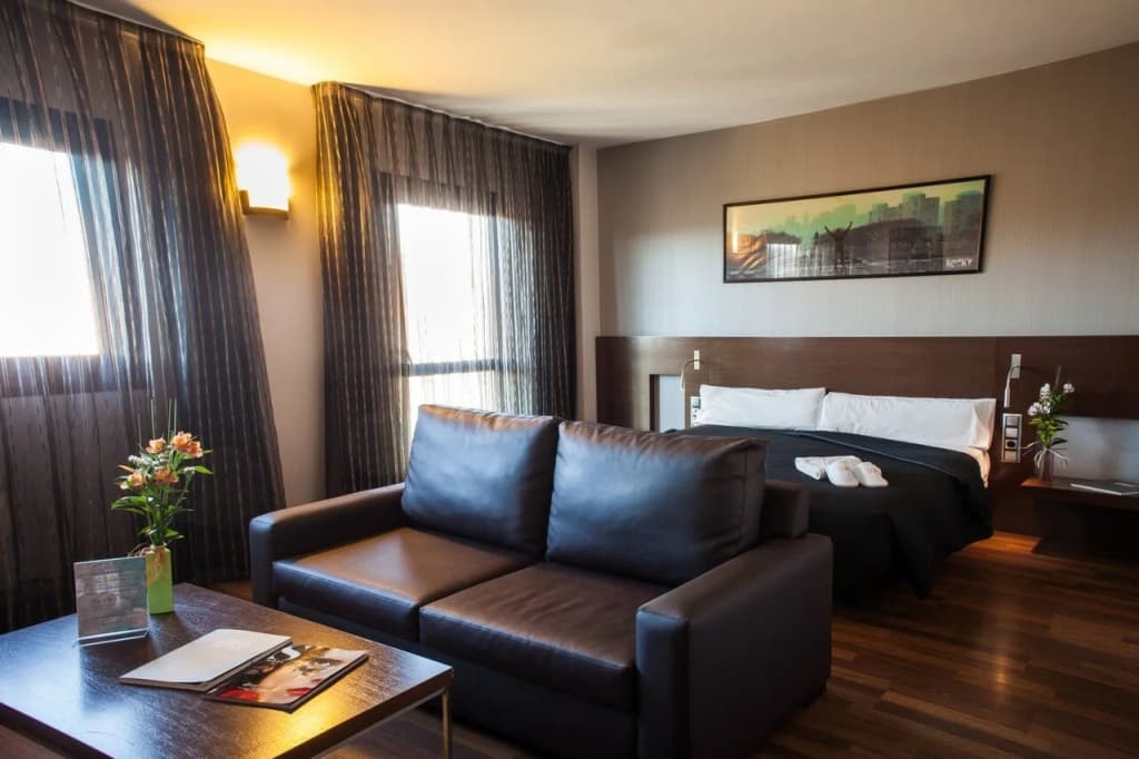 Hotel Tach Madrid Airport - photo 3