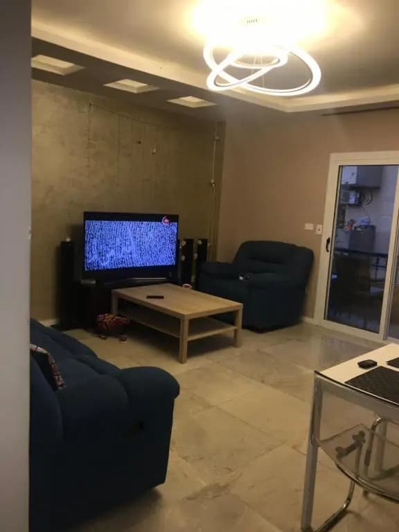 Lovely 2-Bedroom Condo in Compound w Jacuzzi Garden View Wi-Fi, Netflix - photo 3