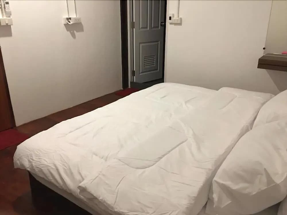 Hidden Sleep Lodge - photo 3
