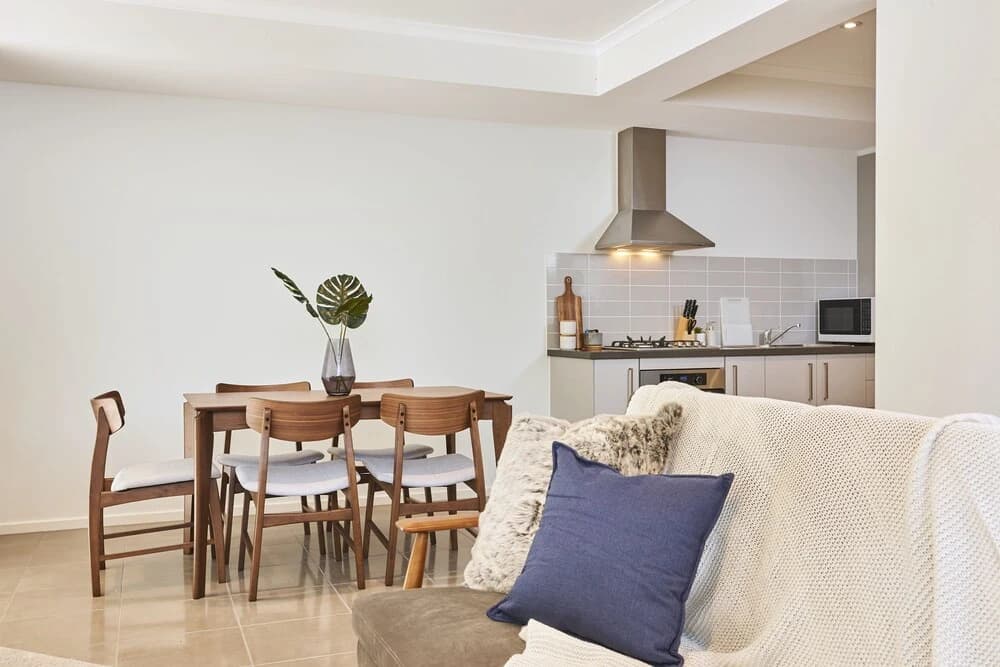 Sleek and Spacious Flat - main photo