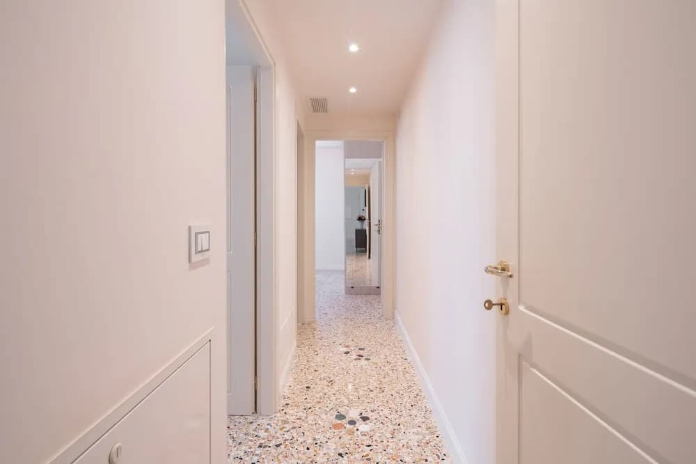 Ve.N.I.Ce Cera Remer Suite - photo 11