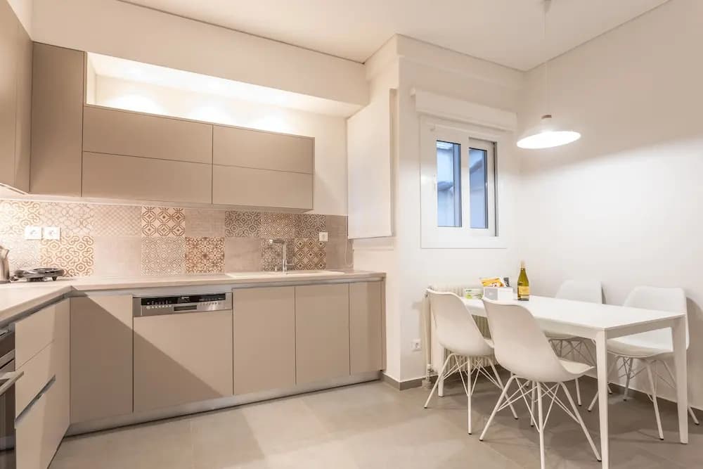 Exquisite HiEnd 3bdr 4th flr Top Kolonaki spot - photo 17