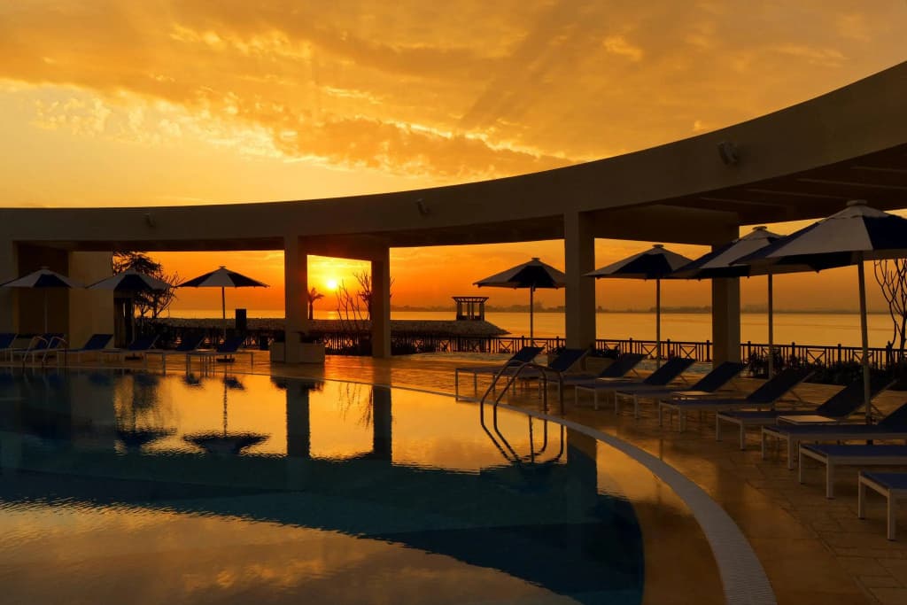 Sheraton Grand Doha Resort & Convention Hotel - photo 20