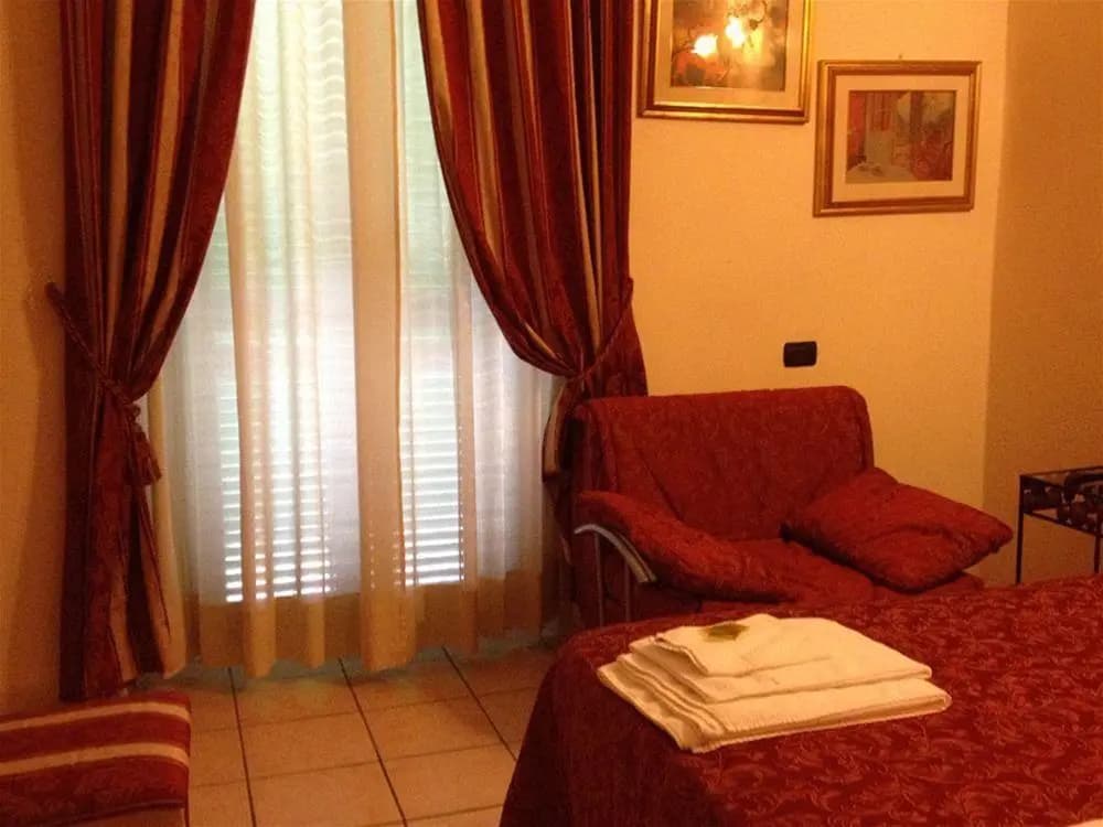 Hotel Sicilia - photo 5