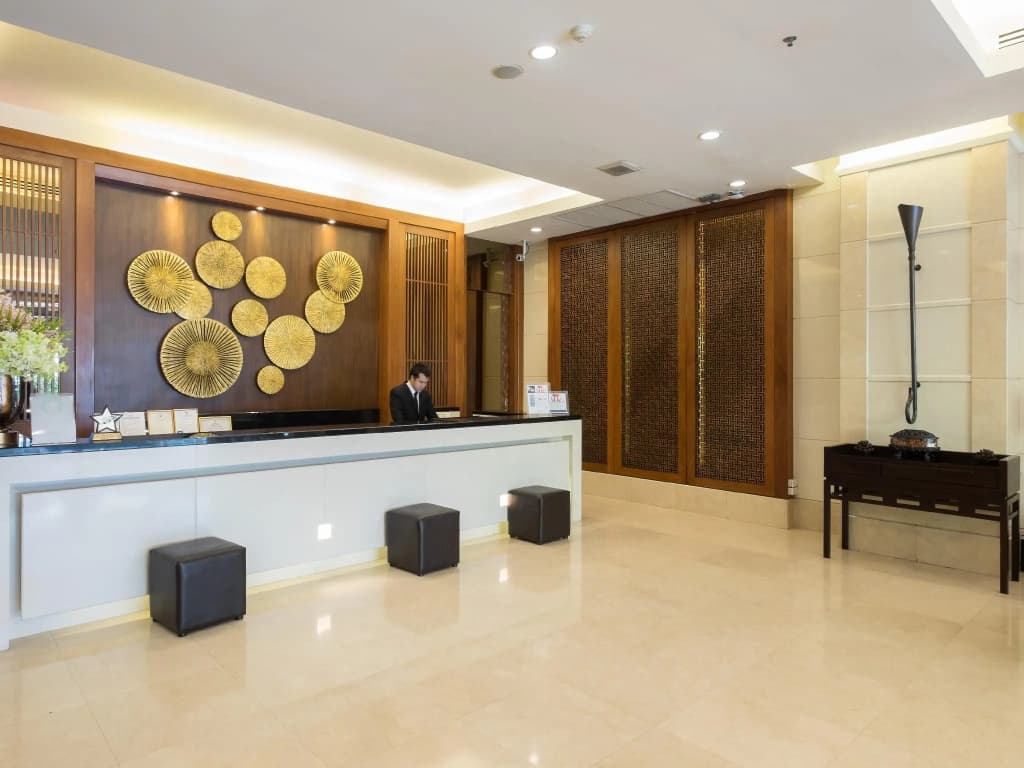 Centre Point Plus Hotel Silom - photo 2