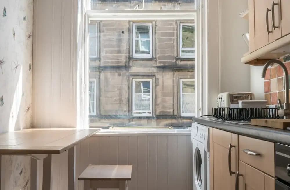 Ideal Based Tenement in Morningside for 4 - photo 9