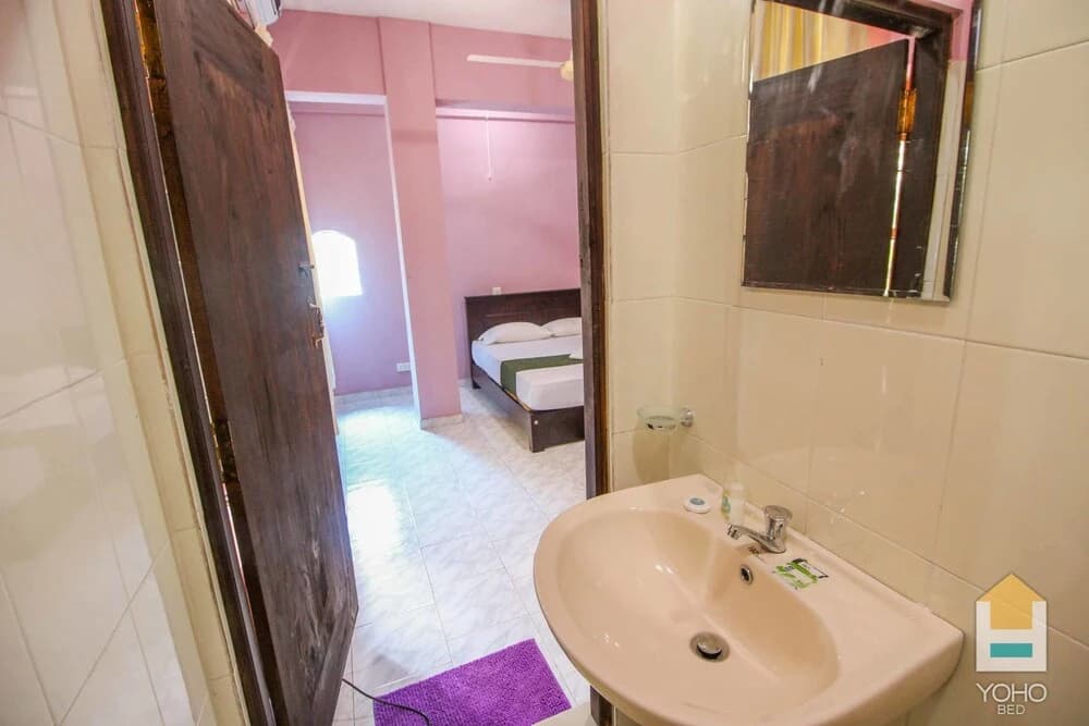 Yoho Bro Hotel - photo 3