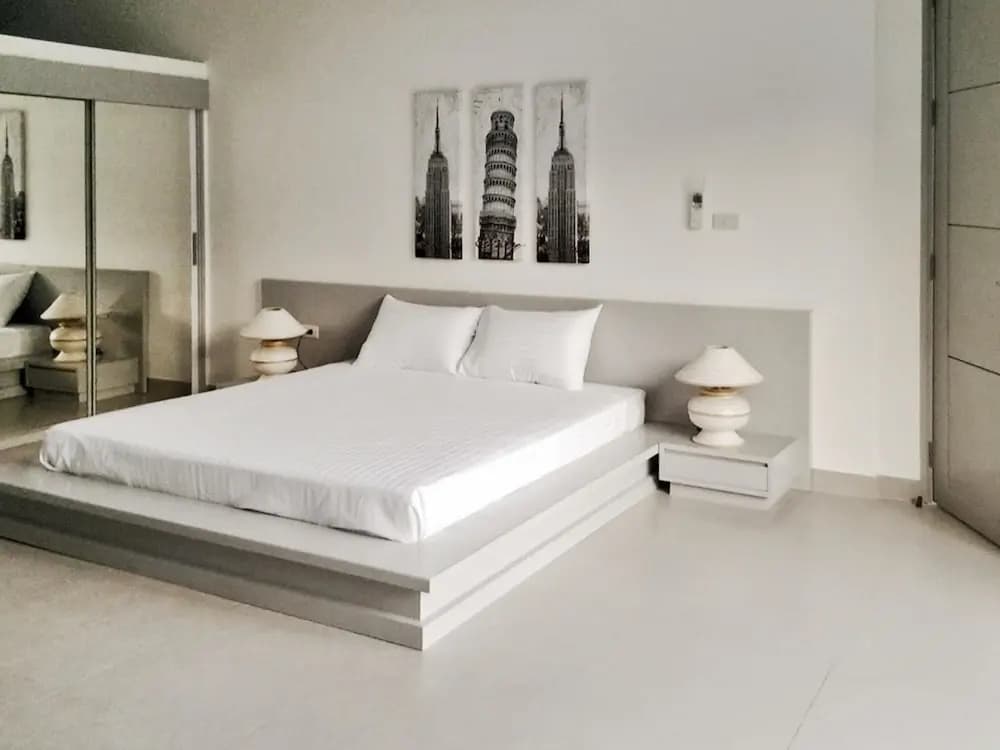 Villa With 3 Bedrooms in Rawai Phuket, With Private Pool, Enclosed Gar - photo 3