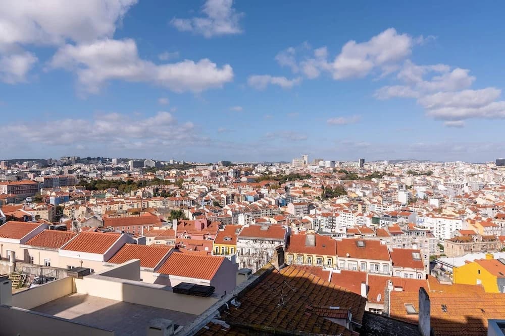 Guestready - Bright 2BR Apartment in the Heart of Graça - photo 12