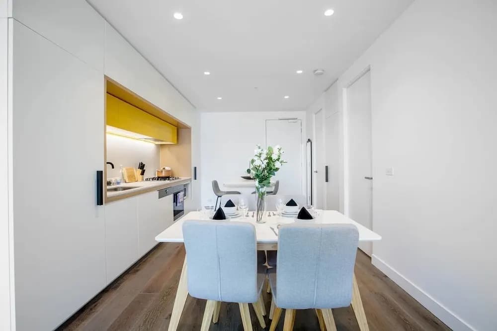 87 Docklands 2BD 2BTH Waterside with Carpark - photo 5